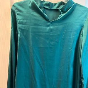 Green formal seda skirt